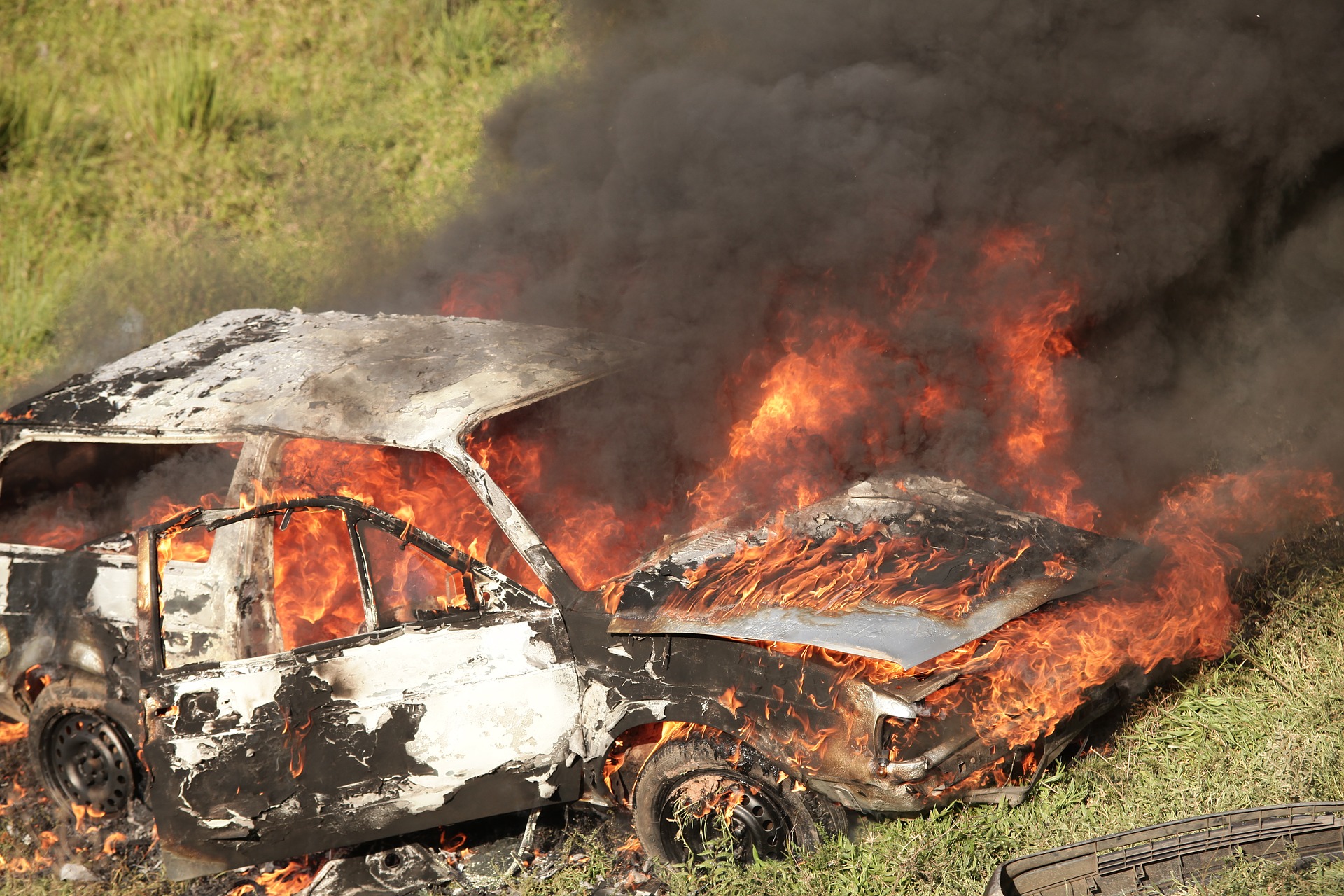 Gmina Mordy: Pożar samochodu osobowego. Zginęła jedna osoba