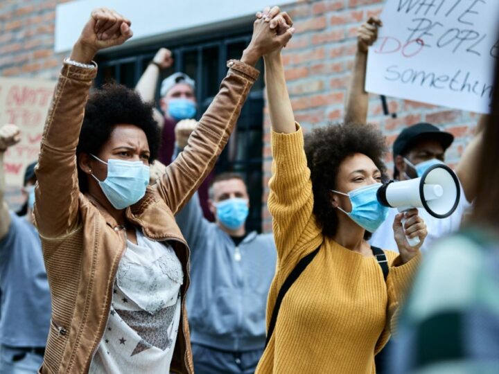 Protest mieszkańców ul. Kazimierzowskiej w Siedlcach przeciwko decyzji urzędników dotyczącej dojazdu do nowego osiedla