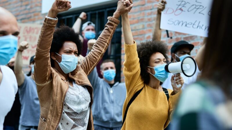 Protest mieszkańców ul. Kazimierzowskiej w Siedlcach przeciwko decyzji urzędników dotyczącej dojazdu do nowego osiedla