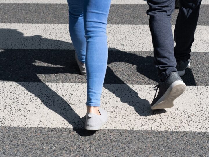 82-letni pieszy potrącony w Siedlcach – trafił do szpitala po wypadku z dostawczakiem