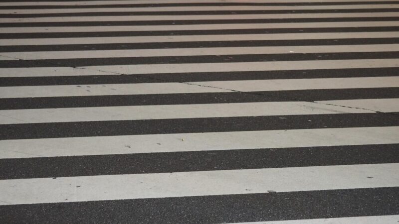 Wypadek na Rynkowej: Mężczyzna potrącony na przejściu dla pieszych w Siedlcach