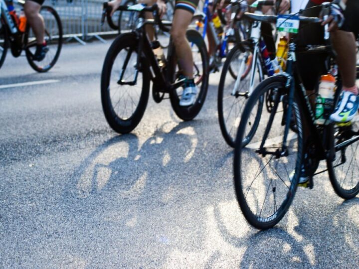 Zakończenie Lata w Siedlcach: Rowerowy Rajd i Rodzinny Piknik Pełen Atrakcji!