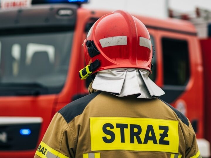 Pożar w Hajnówce: 26 zastępów straży walczy z ogniem w byłym kinie „Leśnik”
