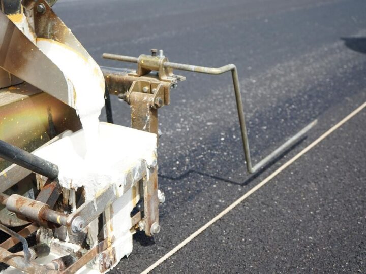 Nowa inwestycja w Śmiarach-Kolonii: wstęga przecięta, drogi lepsze dla mieszkańców