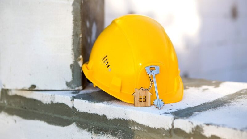 Budowa świetlicy w Borkach-Kosach w pełnym biegu: robotnicy nie zwalniają!