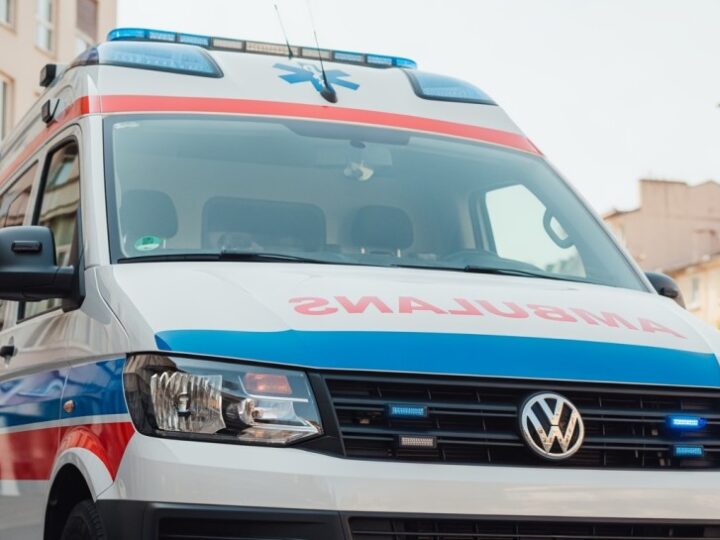 Potrącenie pieszej w Siedlcach: Apel o ostrożność na drogach!