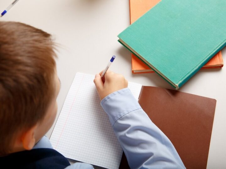 Dzień Młodzieży w Gminie Wiśniew: sportowe zmagania i edukacyjne wyzwania dla młodzieży