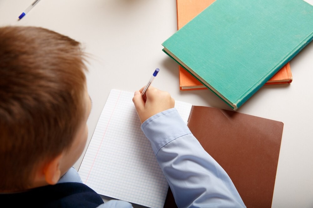 Dzień Młodzieży w Gminie Wiśniew: sportowe zmagania i edukacyjne wyzwania dla młodzieży