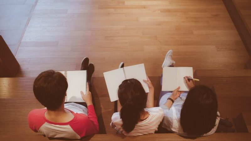 Stulecie Szkoły Podstawowej w Seroczynie: 100 lat tradycji i wspomnień