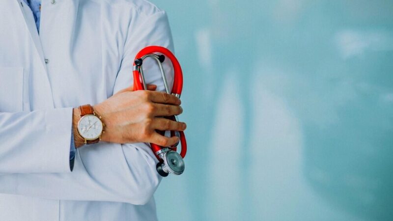 Bezpłatne leki dla seniorów 65+: jak uzyskać wsparcie zdrowotne?