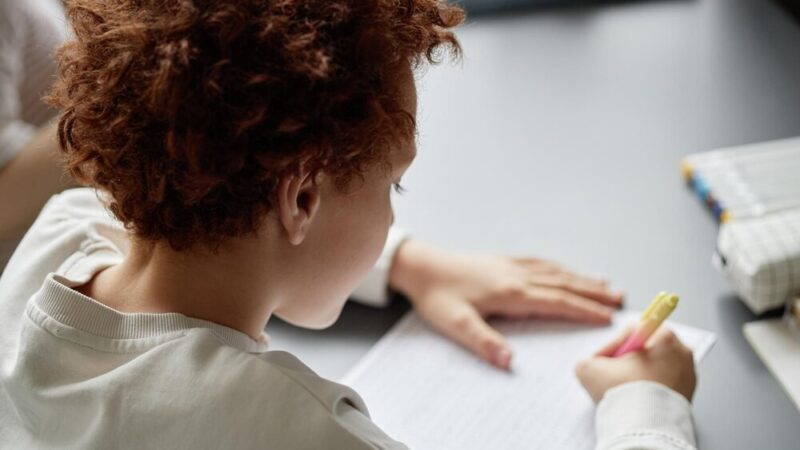 Nowoczesne technologie w szkołach gminy Zbuczyn: 141 nowych urządzeń dla uczniów!