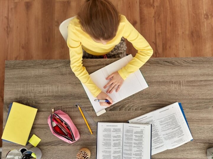 Młodzież z Siedlec uczy się, jak unikać pułapek oszustów internetowych