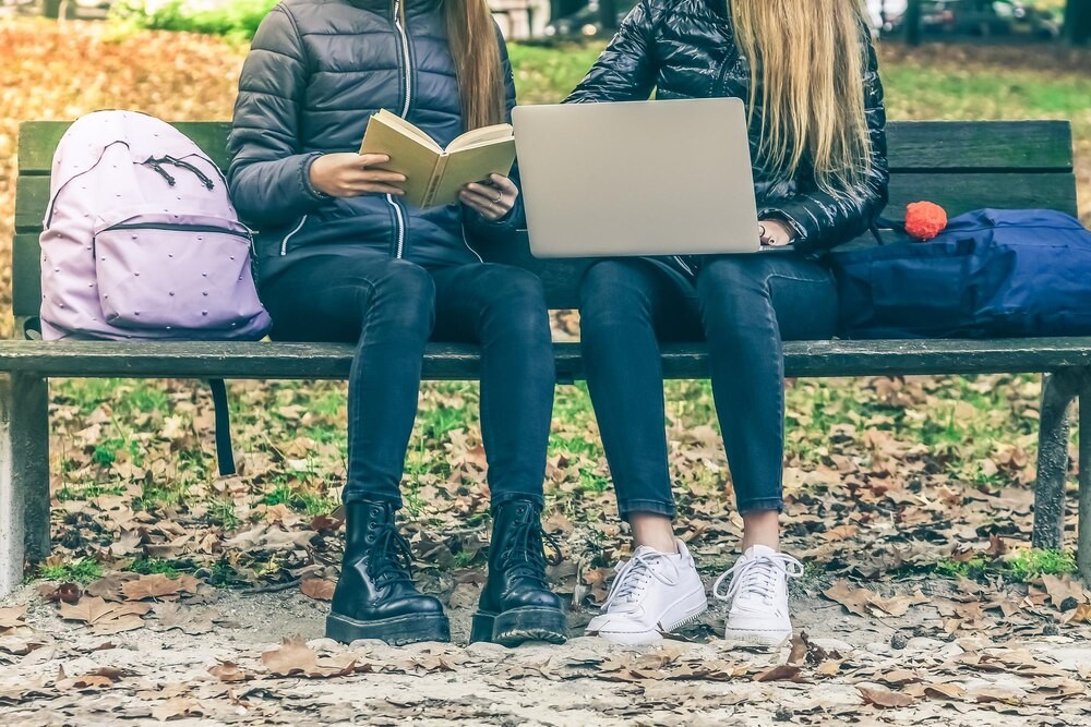 Modernizacja sali gimnastycznej w Borkach-Kosach: Nowa podłoga i sprzęt sportowy