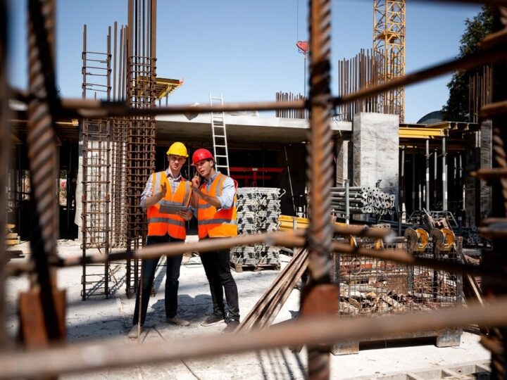 Remont boiska ORLIK w Wiśniewie: nowa nawierzchnia i wsparcie Mazowsza