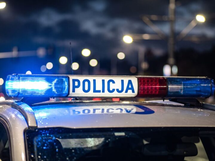 Bezpieczna jazda jesienią – kluczowe zasady na drogach!