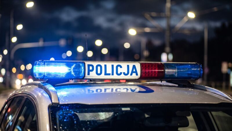Bezpieczna jazda jesienią – kluczowe zasady na drogach!