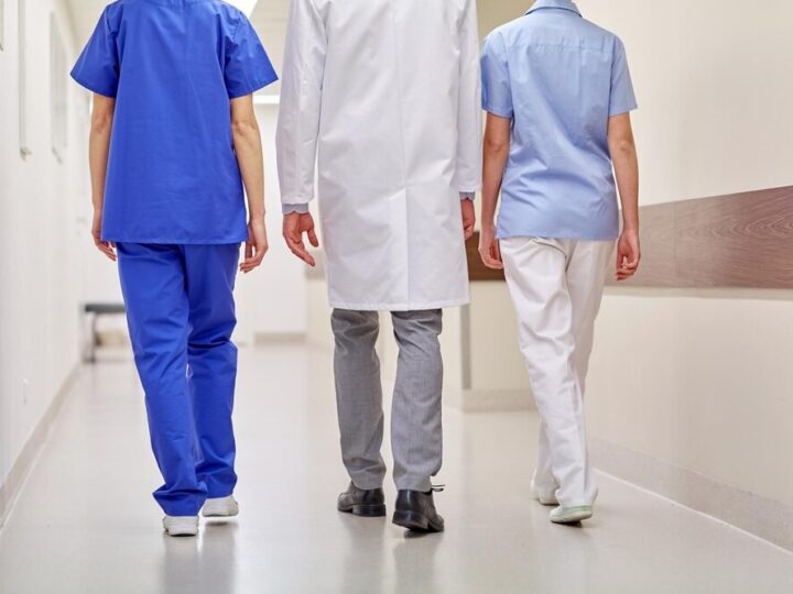 Różowy październik w Siedlcach: bezpłatne mammografie i zdrowotne porady dla kobiet